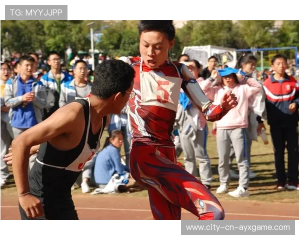 赛场外风云：球迷互动和媒体热议，小说赛场风云